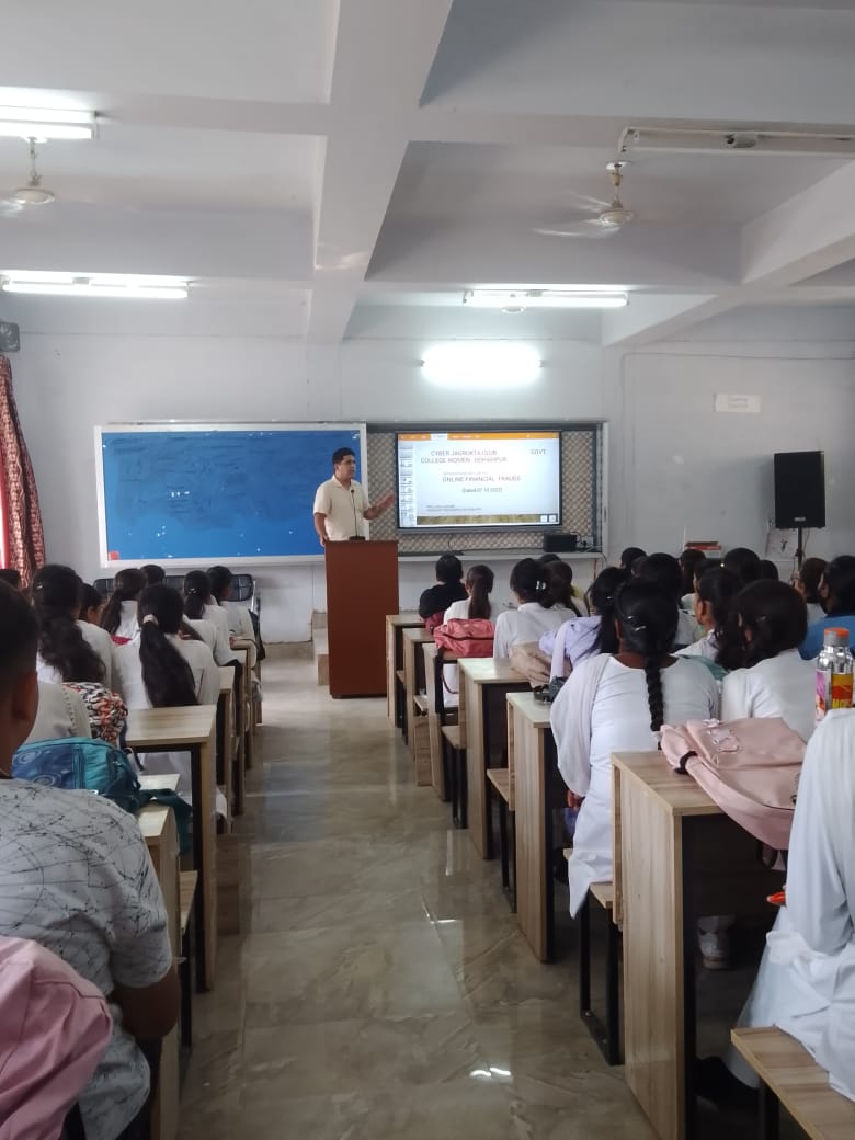 GCW Udhampur organized extension lecture on “Online Financial frauds”